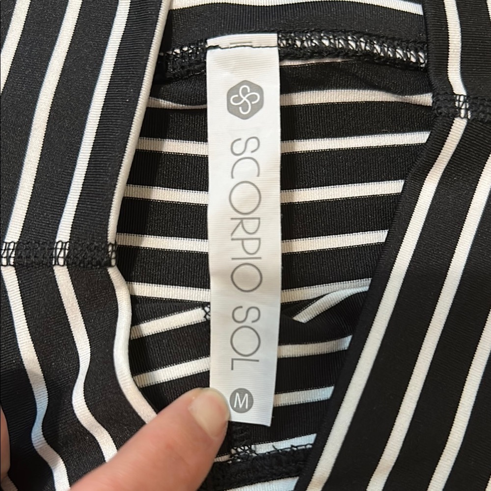 Scorpio Sol Black and White Leggings | M - Picture 2 of 4